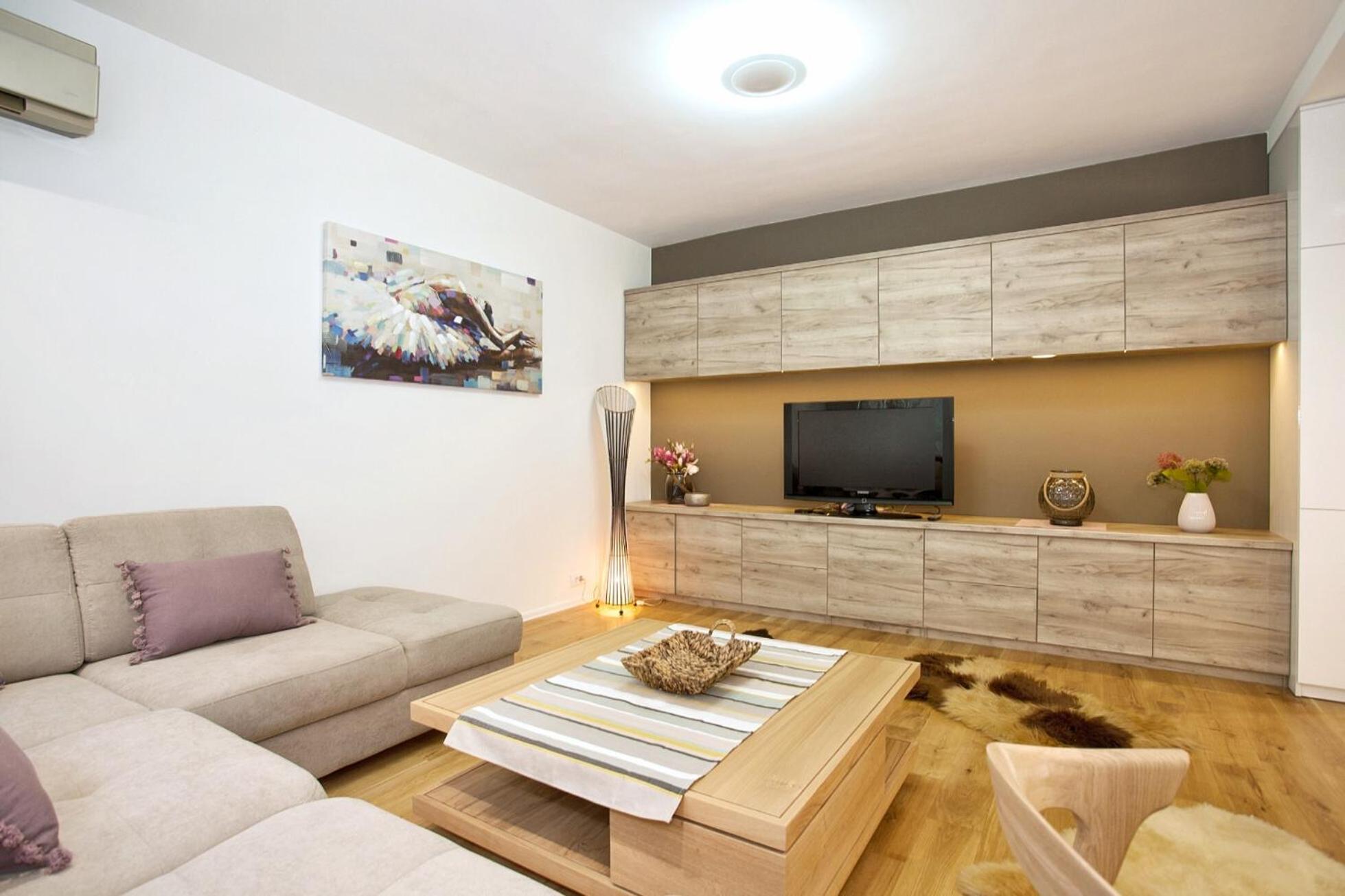 Hostgost Selected Suites - Skadarlija Square Белград Экстерьер фото