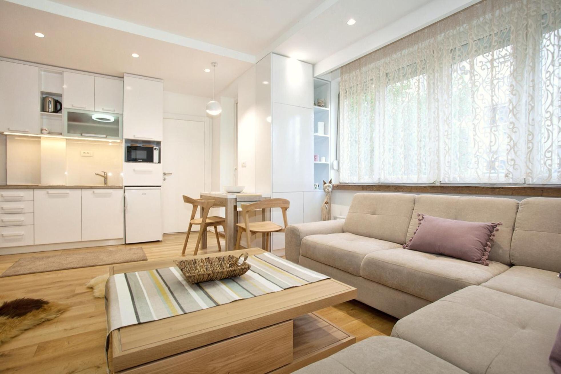 Hostgost Selected Suites - Skadarlija Square Белград Экстерьер фото